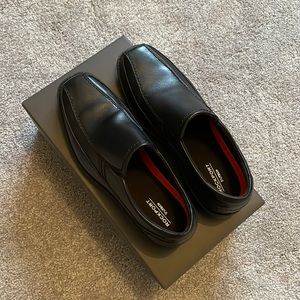 EUC Men’s Rockport slip-on dress shoes.